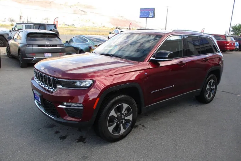 2023 Jeep Grand Cherokee 4xe photo 1