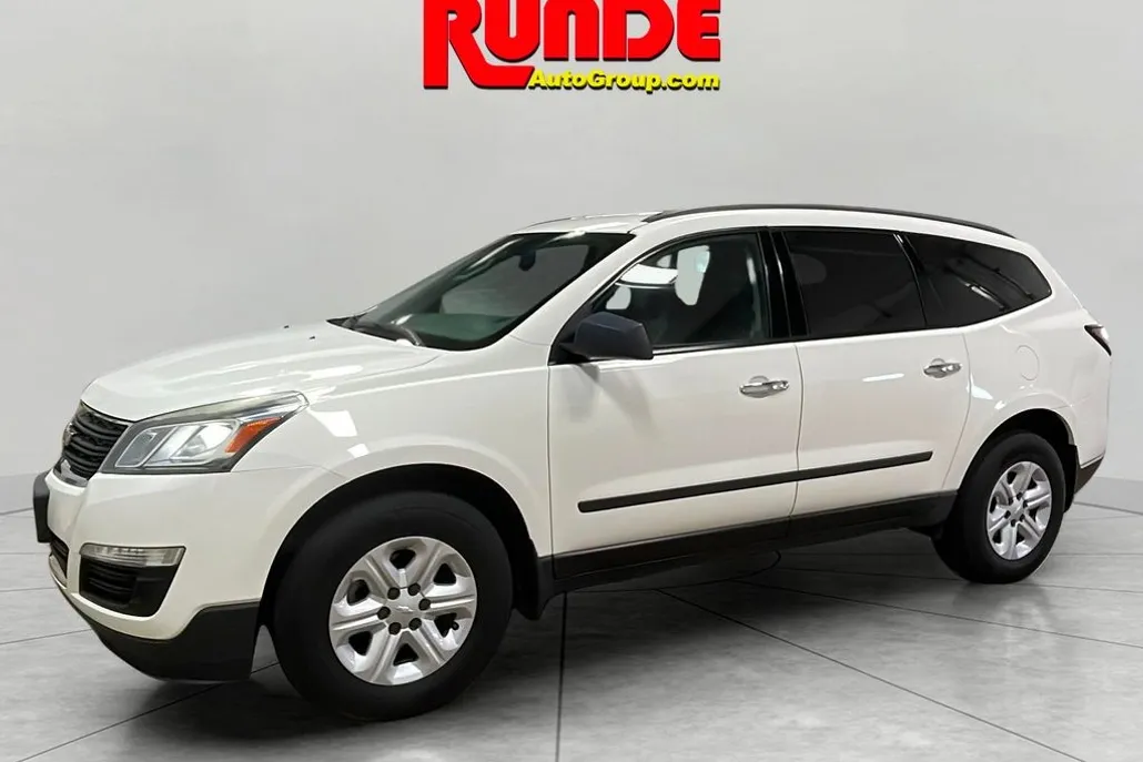 2014 Chevrolet Traverse LS photo 1