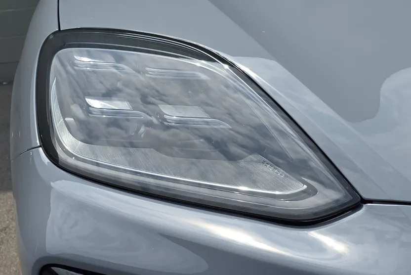 2024 Porsche Cayenne Coupe photo 1