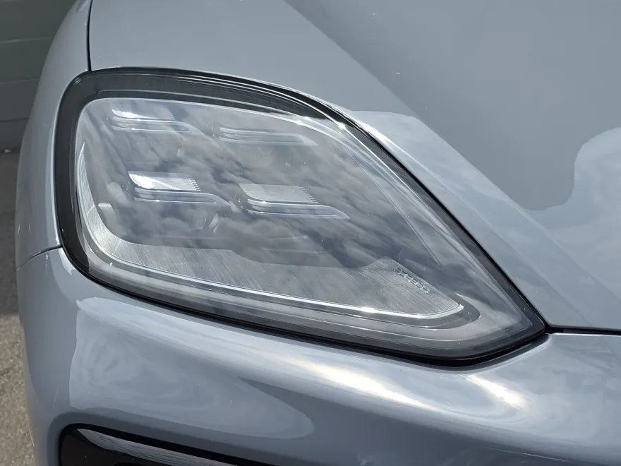 2024 Porsche Cayenne Coupe photo 1