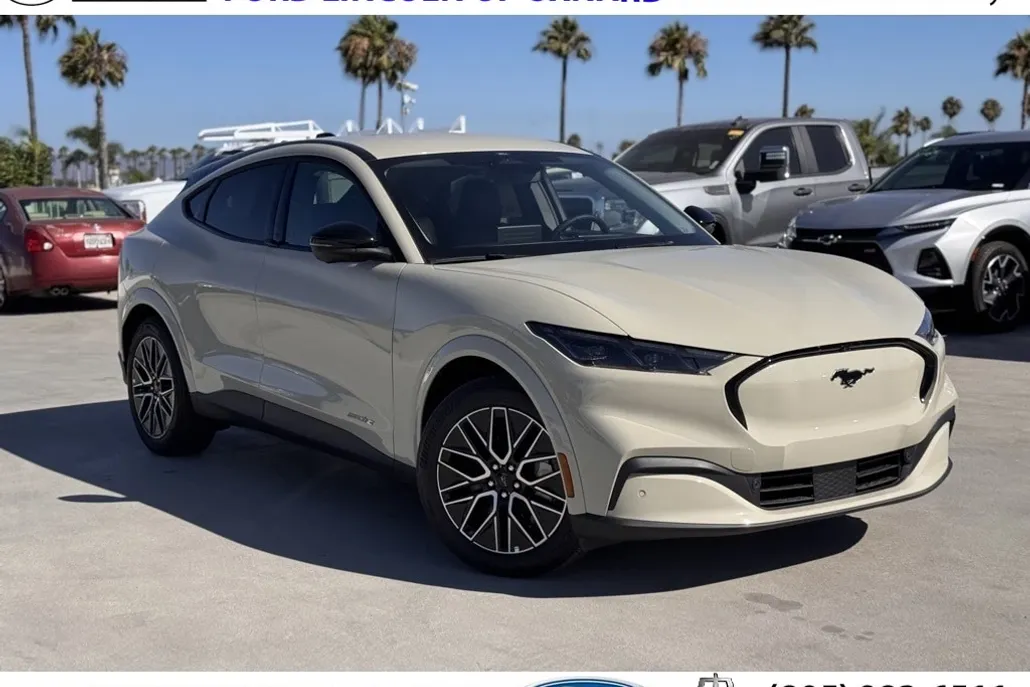 2025 Ford Mustang Mach-E Premium photo 1