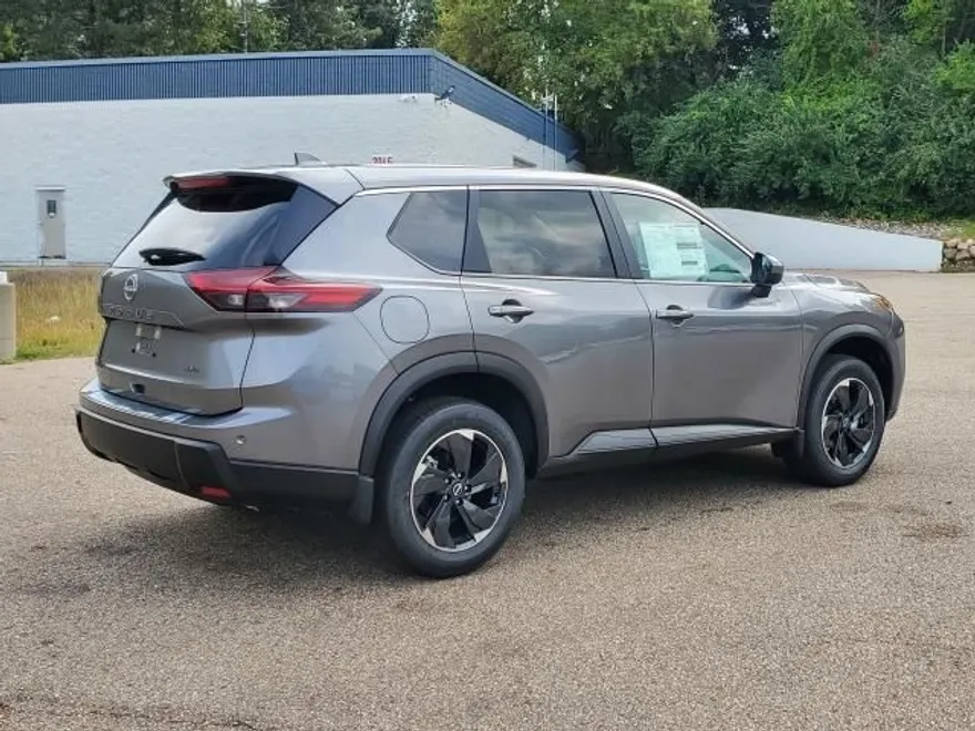 2026 Nissan Rogue SV photo 1