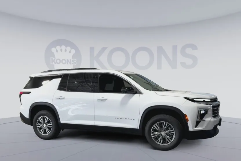 2026 Chevrolet Traverse photo 1