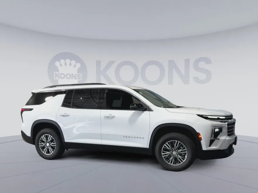 2026 Chevrolet Traverse photo 1