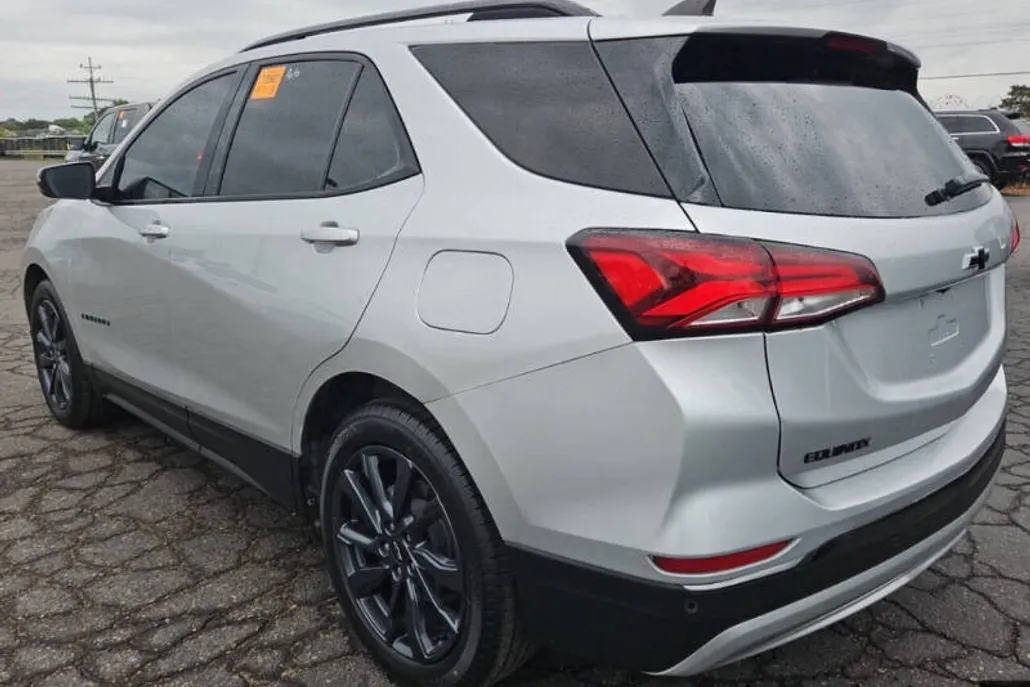 2022 Chevrolet Equinox RS photo 1