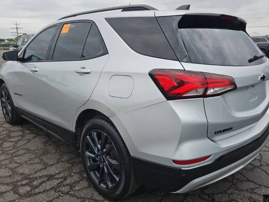 2022 Chevrolet Equinox RS photo 1