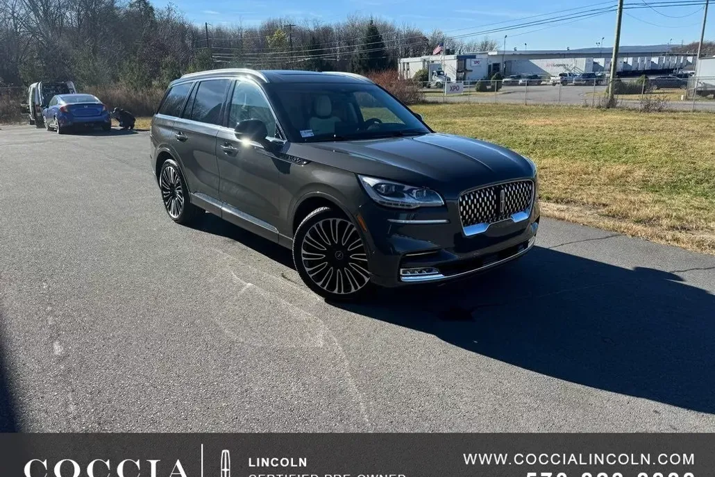 2023 Lincoln Aviator Black Label photo 1