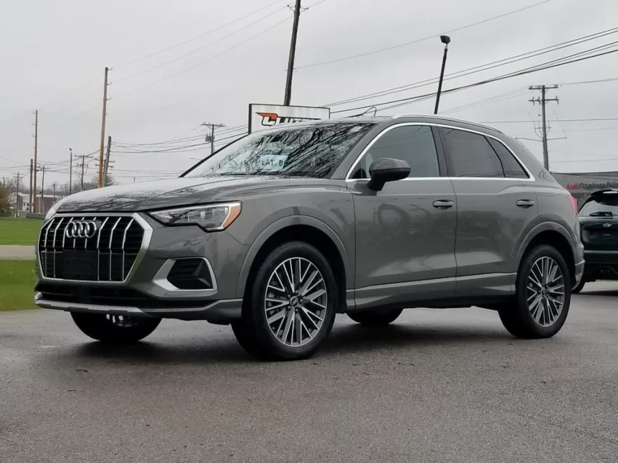 2022 Audi Q3 Premium 40 TFSI photo 1