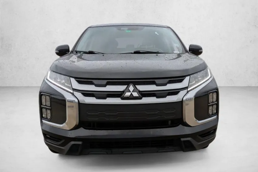 2021 Mitsubishi Outlander Sport LE photo 1