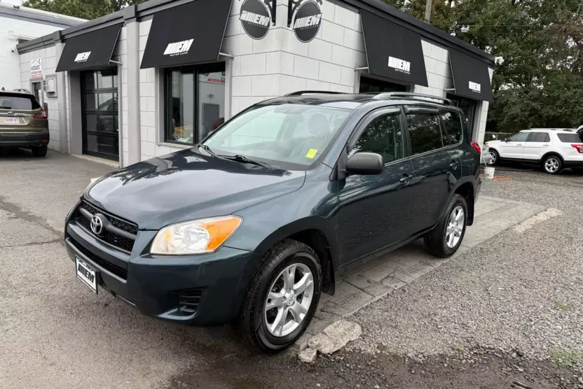 2011 Toyota RAV4 photo 1