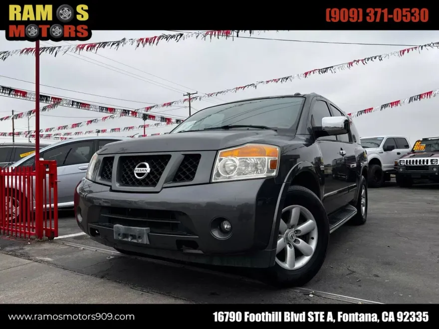 2011 Nissan Armada SV photo 1