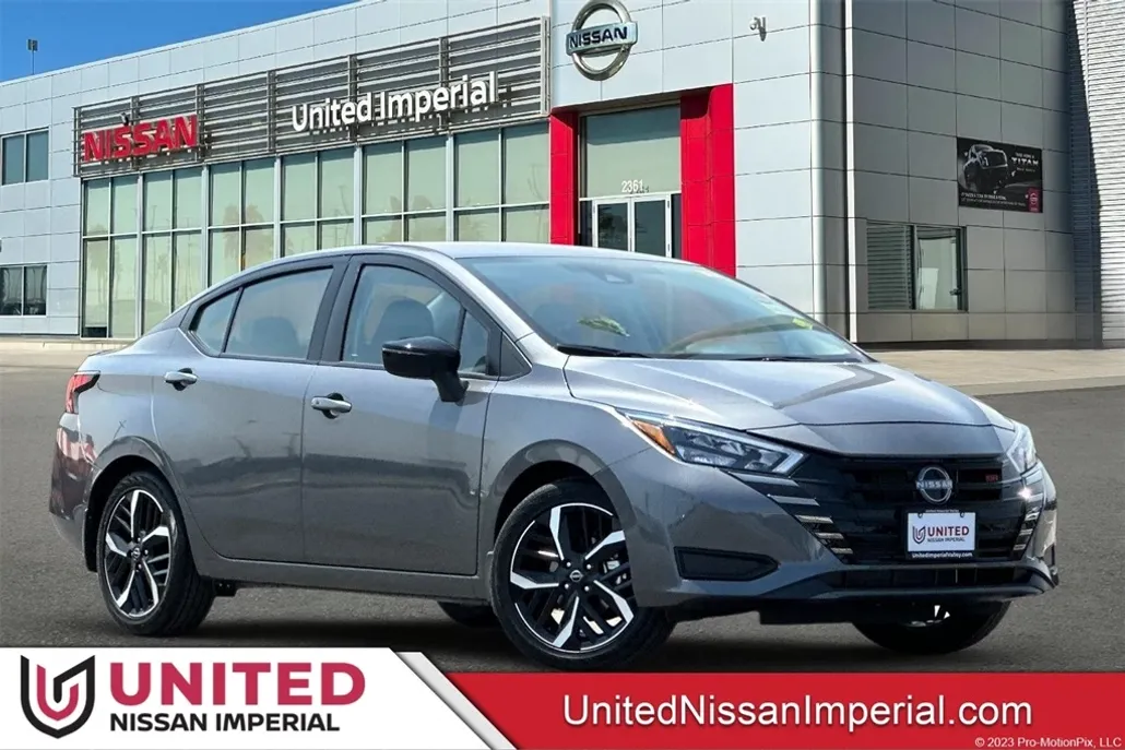 2025 Nissan Versa 1.6 SR photo 1