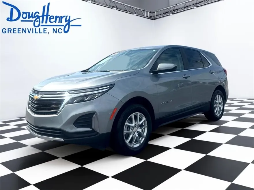 2023 Chevrolet Equinox LT photo 1