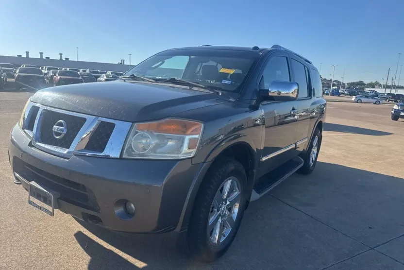 2011 Nissan Armada Platinum photo 1