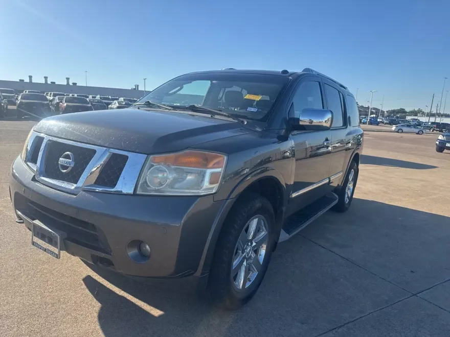 2011 Nissan Armada Platinum photo 1