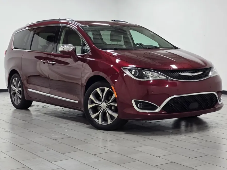 2020 Chrysler Pacifica Limited photo 1