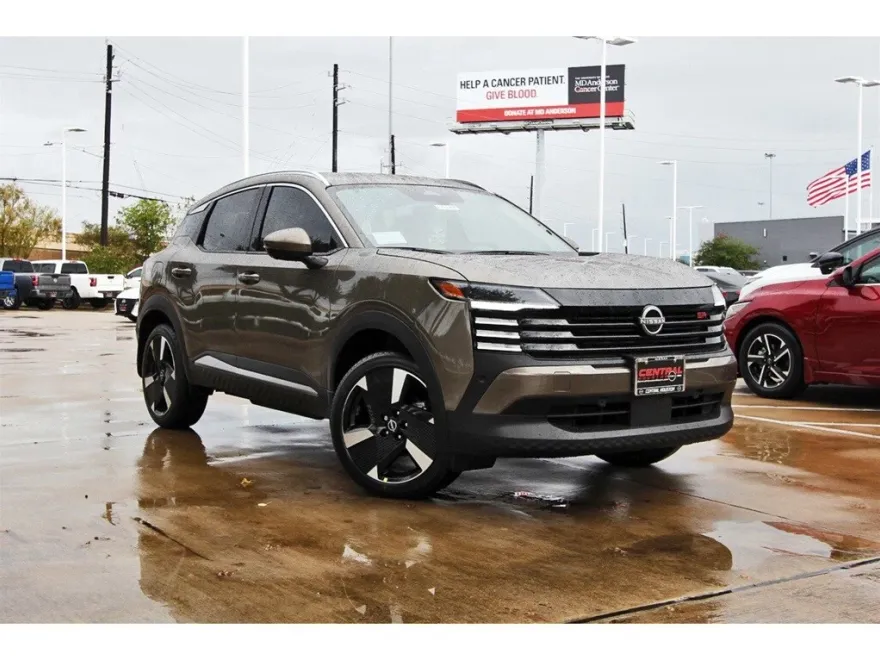 2025 Nissan Kicks SR photo 1