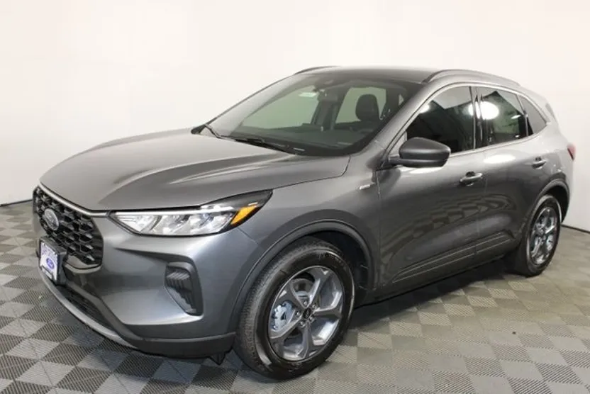 2025 Ford Escape ST-Line photo 1
