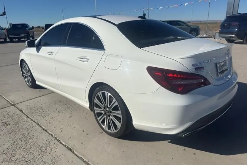 2019 Mercedes Benz CLA 250 4MATIC photo 1