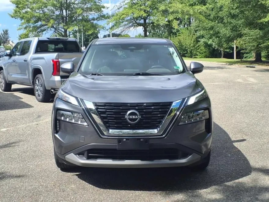 2023 Nissan Rogue SV photo 1