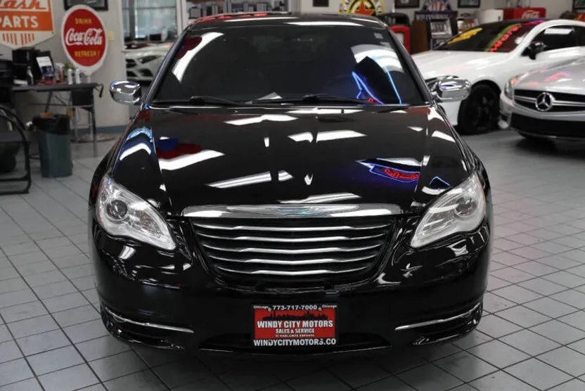 2012 Chrysler 200 Limited photo 1