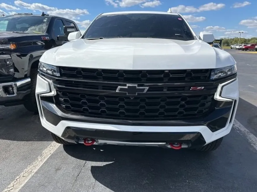 2023 Chevrolet Suburban Z71 photo 1