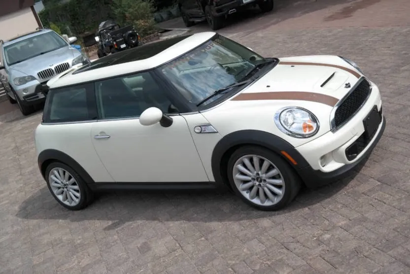 2012 Mini Cooper Hardtop S photo 1