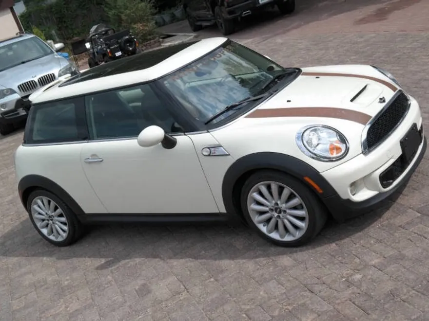 2012 Mini Cooper Hardtop S photo 1