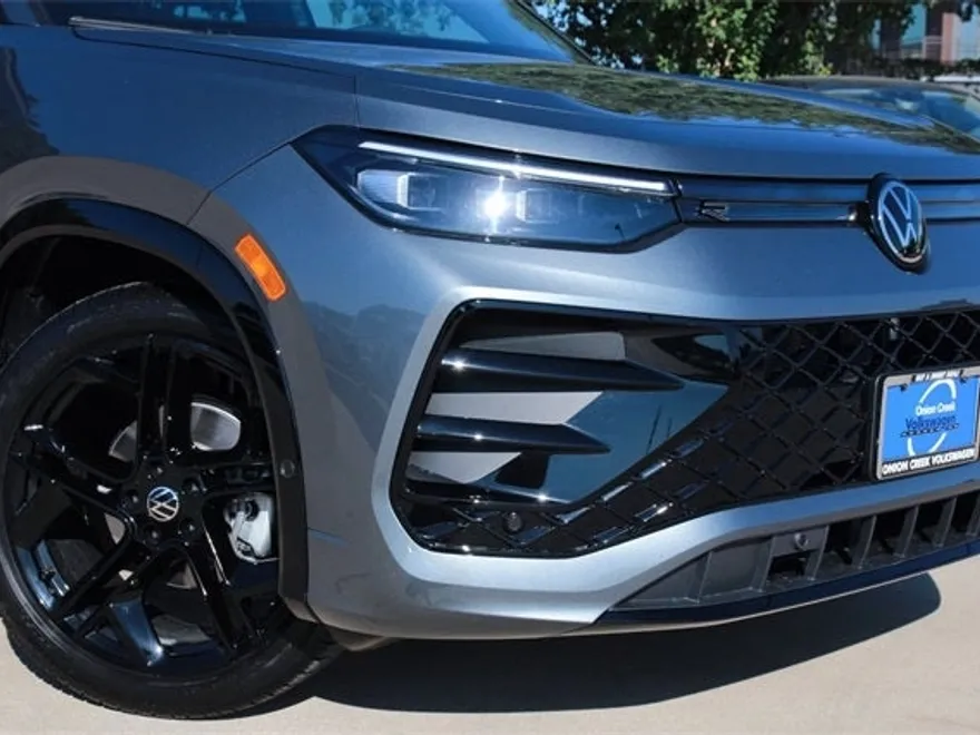 2025 Volkswagen Tiguan SE R-Line Black photo 1