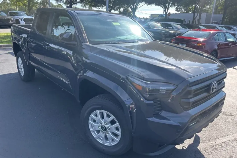 2025 Toyota Tacoma SR5 photo 1