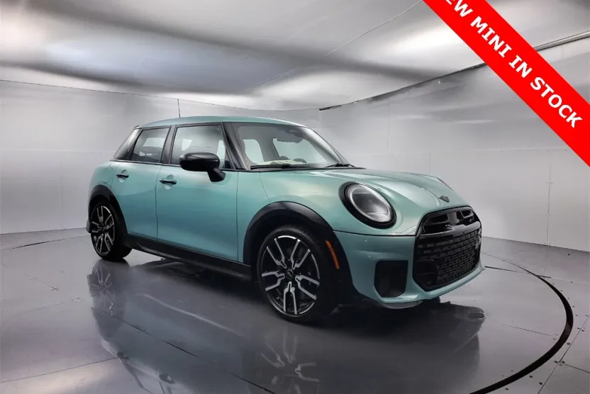 2026 Mini Cooper 4 Door Hardtop S Iconic photo 1
