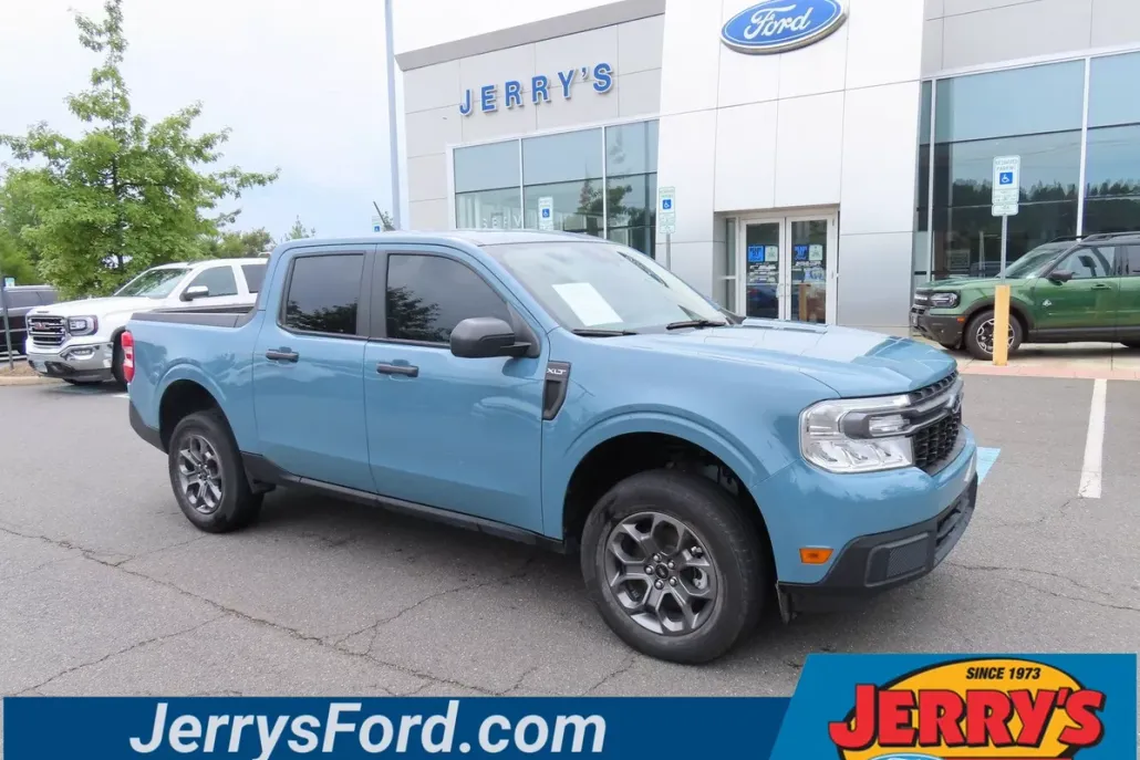 2023 Ford Maverick XLT photo 1