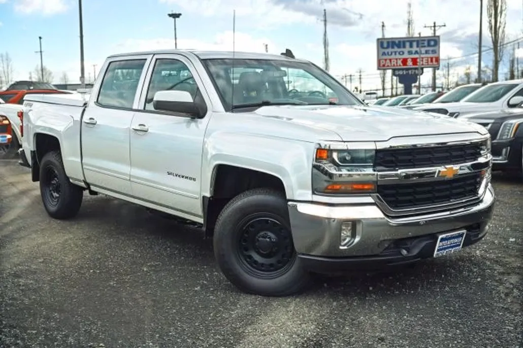 2018 Chevrolet Silverado 1500 LT photo 1