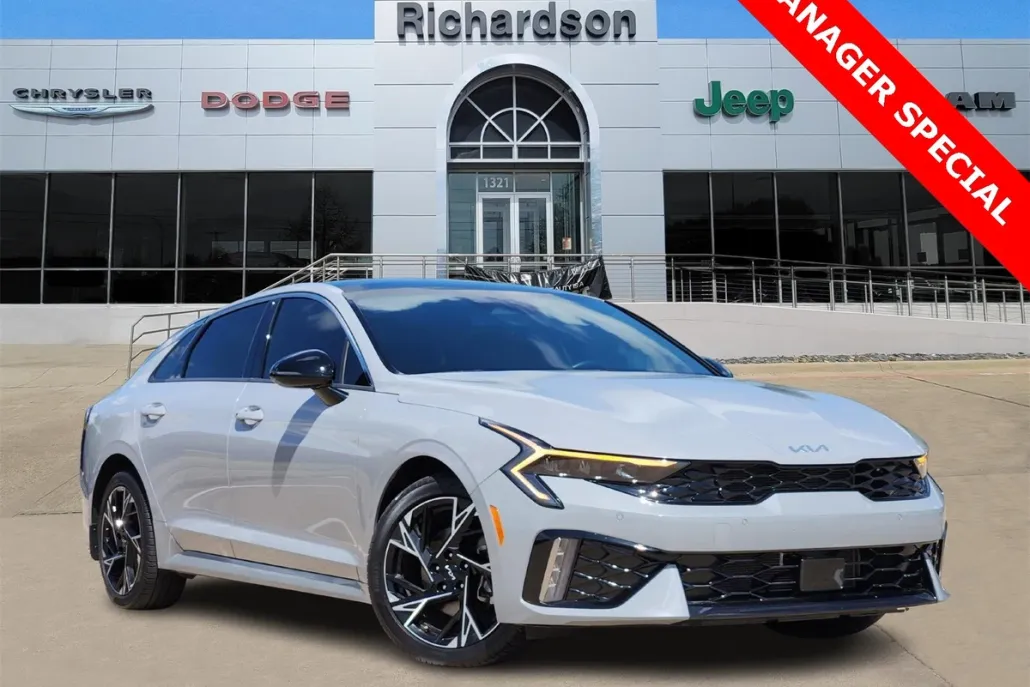 2025 Kia K5 GT-Line photo 1
