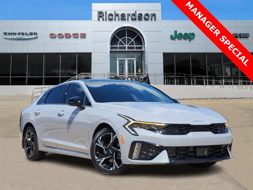 2025 Kia K5 GT-Line photo 1