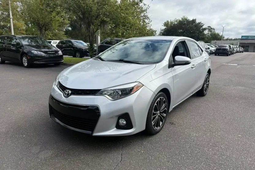 2016 Toyota Corolla S photo 1