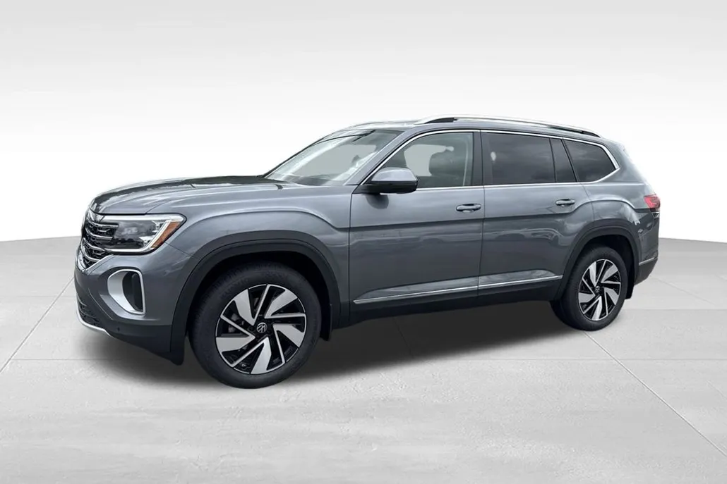2025 Volkswagen Atlas SEL photo 1