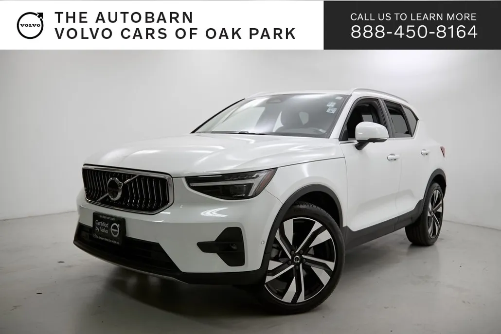 2024 Volvo XC40 Plus photo 1