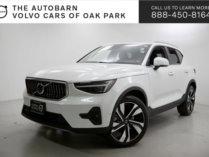 2024 Volvo XC40 Plus photo 1