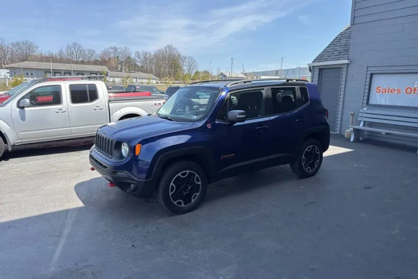 2016 Jeep Renegade Trailhawk photo 1
