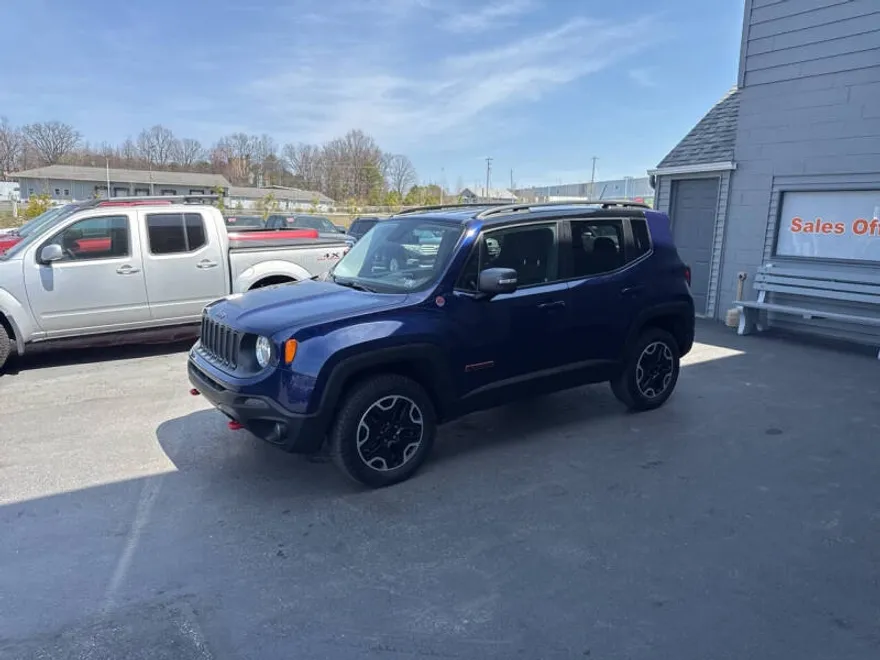 2016 Jeep Renegade Trailhawk photo 1