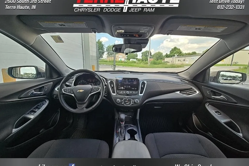 2022 Chevrolet Malibu RS photo 1