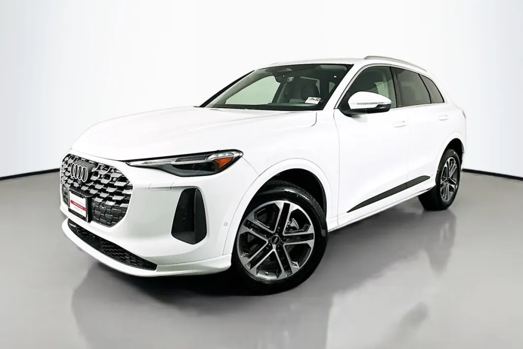 2025 Audi Q5 Premium Plus photo 1