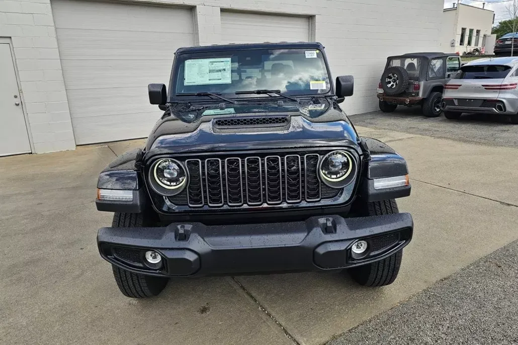 2025 Jeep Gladiator Sport photo 1