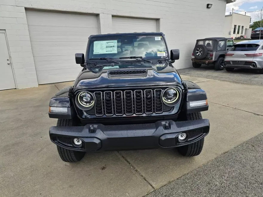 2025 Jeep Gladiator Sport photo 1