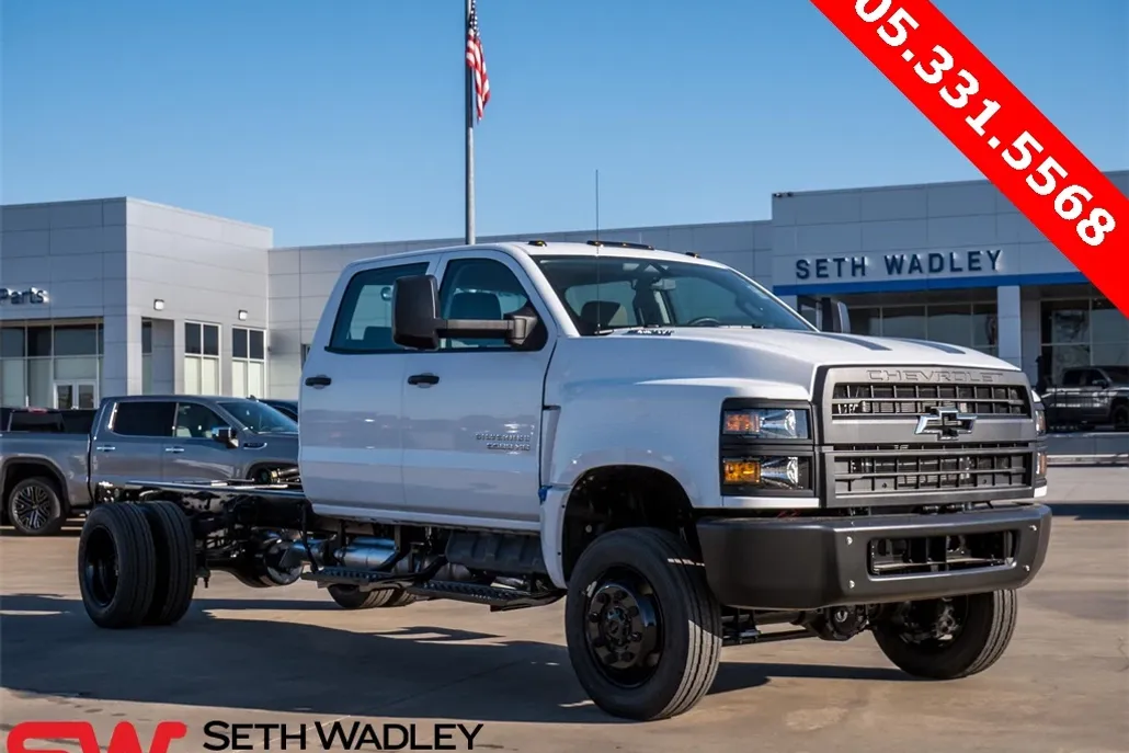 2024 Chevrolet Silverado 5500HD photo 1