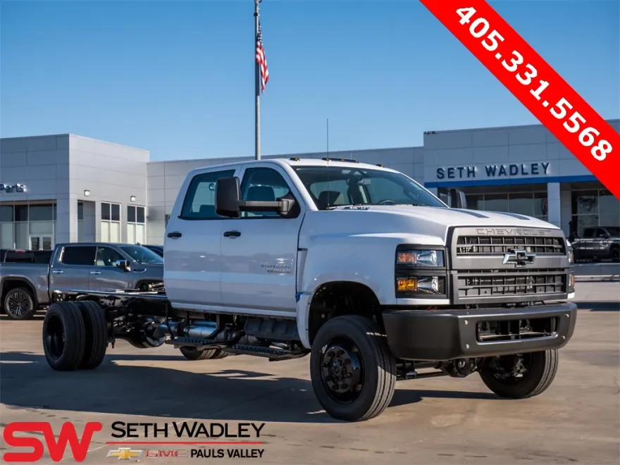 2024 Chevrolet Silverado 5500HD photo 1