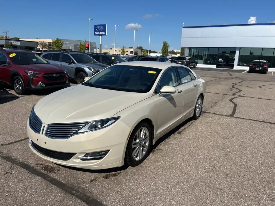 2016 Lincoln MKZ Base photo 1