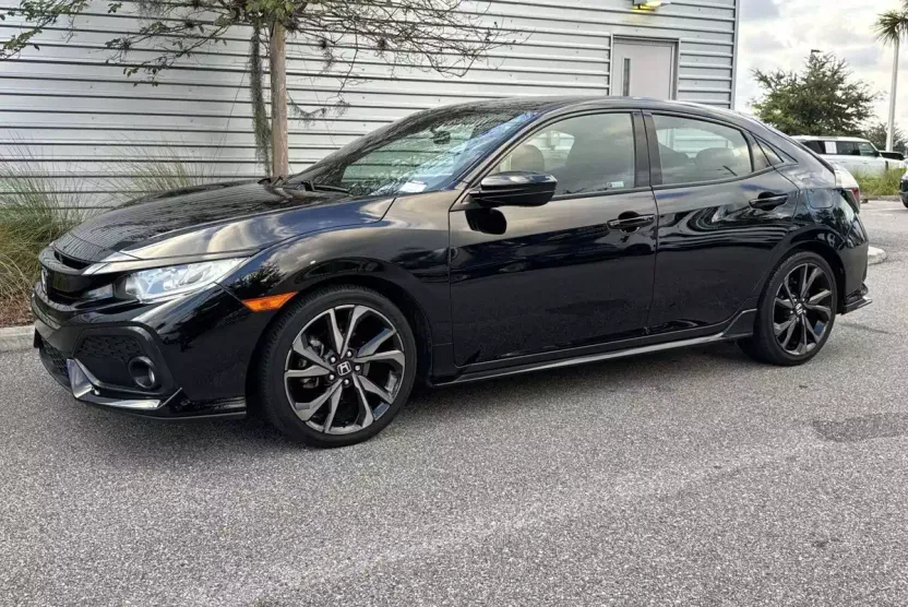 2019 Honda Civic Hatchback Sport photo 1