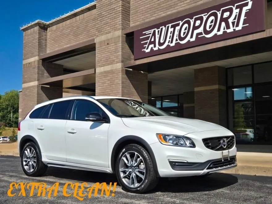 2018 Volvo V60 Cross Country T5 Premier photo 1